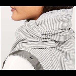 Lululemon Vinyasa Scarf Sage New